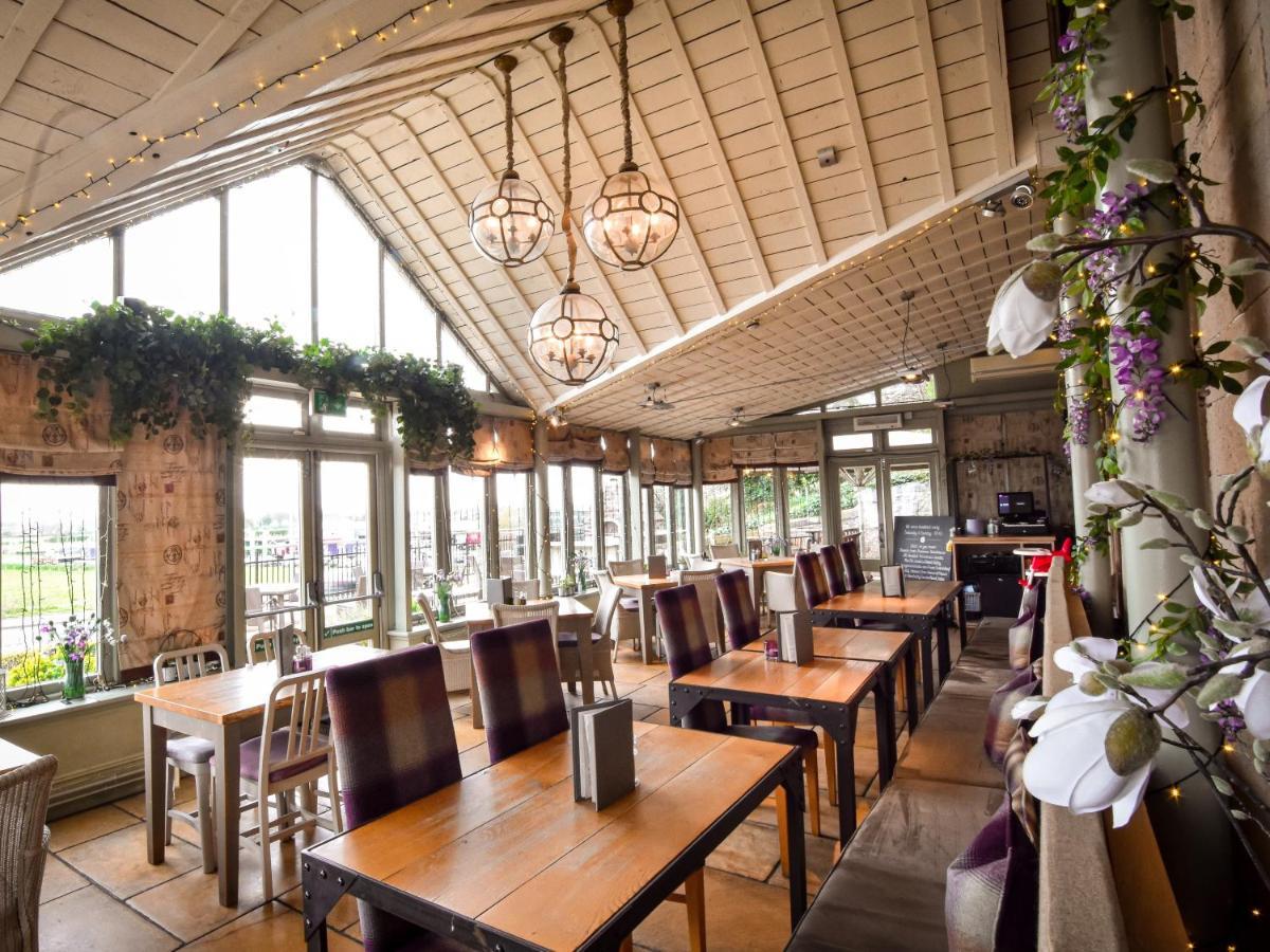 The Meadowpark Bar, Kitchen & Rooms ستيرلينج المظهر الخارجي الصورة
