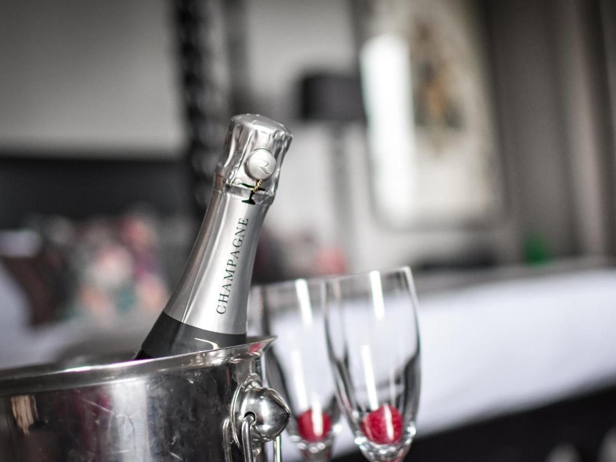 The Meadowpark Bar, Kitchen & Rooms ستيرلينج المظهر الخارجي الصورة